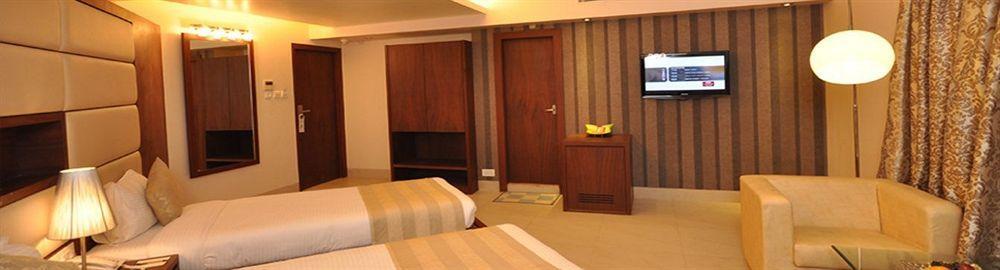 Kempton Hotel Калькутта Экстерьер фото