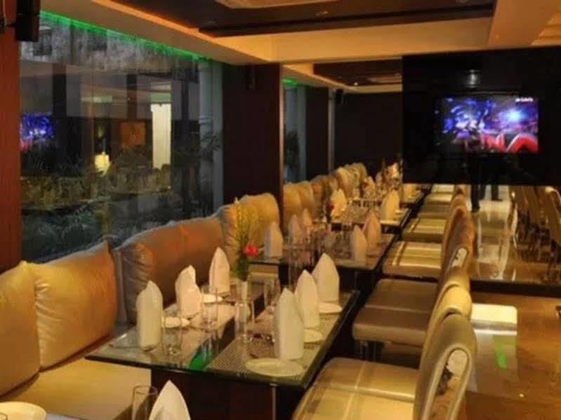 Kempton Hotel Калькутта Экстерьер фото