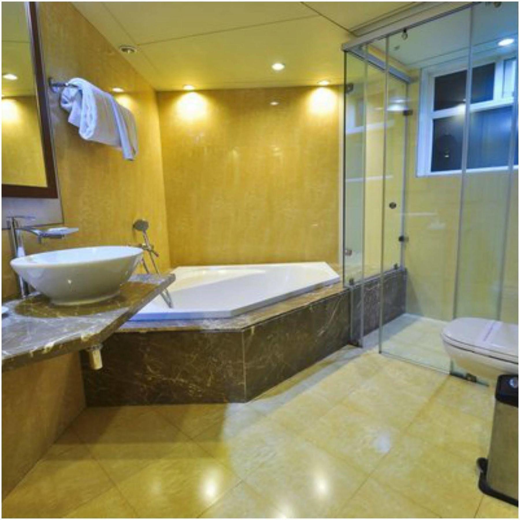 Kempton Hotel Калькутта Экстерьер фото
