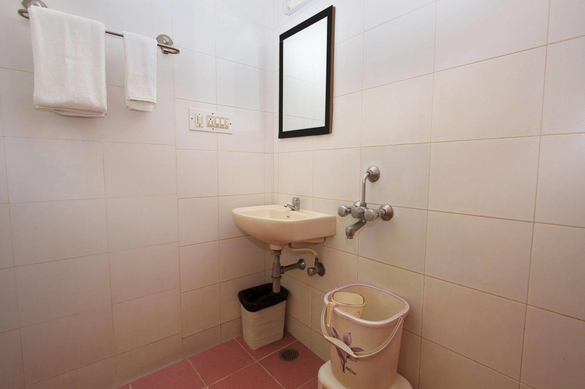 Kempton Hotel Калькутта Экстерьер фото
