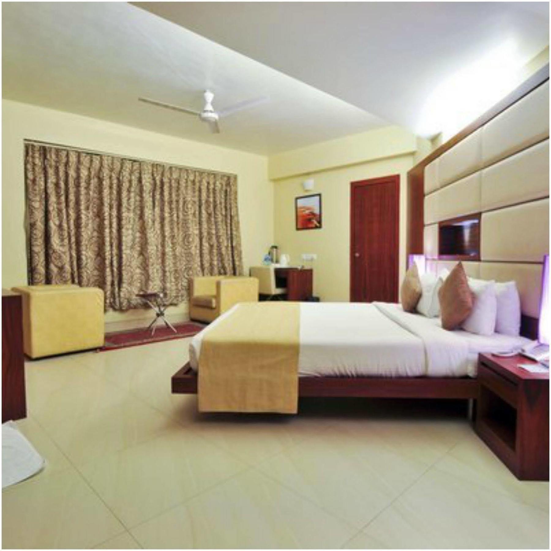 Kempton Hotel Калькутта Экстерьер фото