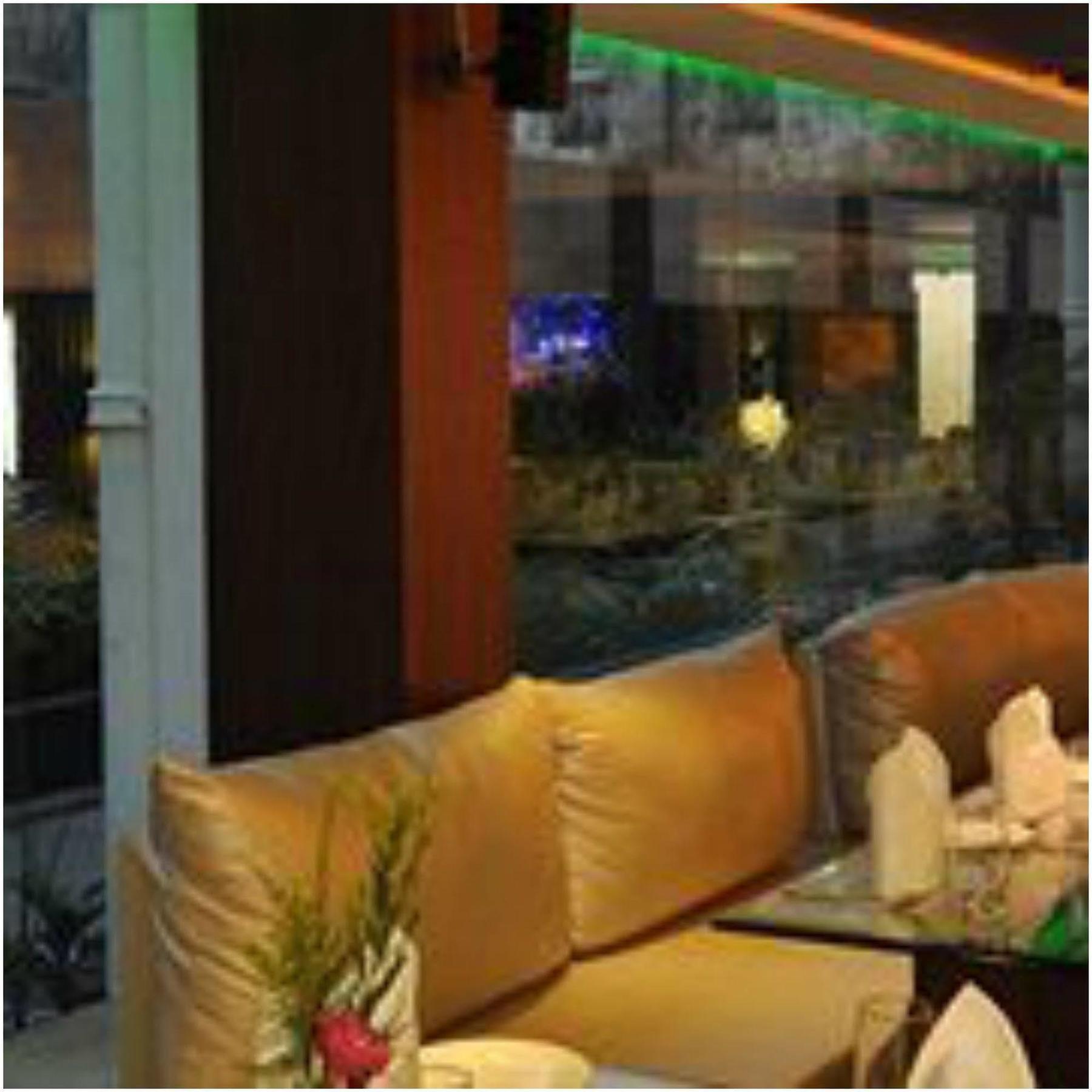 Kempton Hotel Калькутта Экстерьер фото
