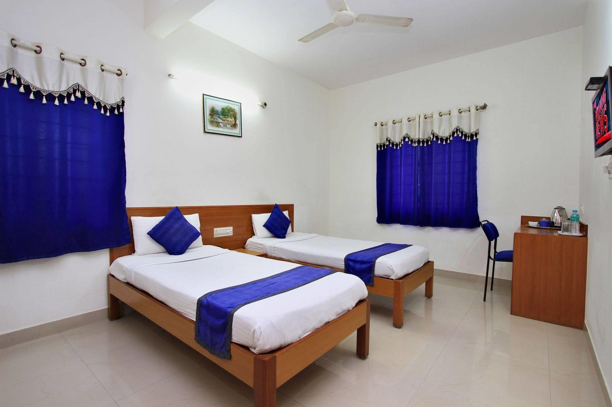 Kempton Hotel Калькутта Экстерьер фото